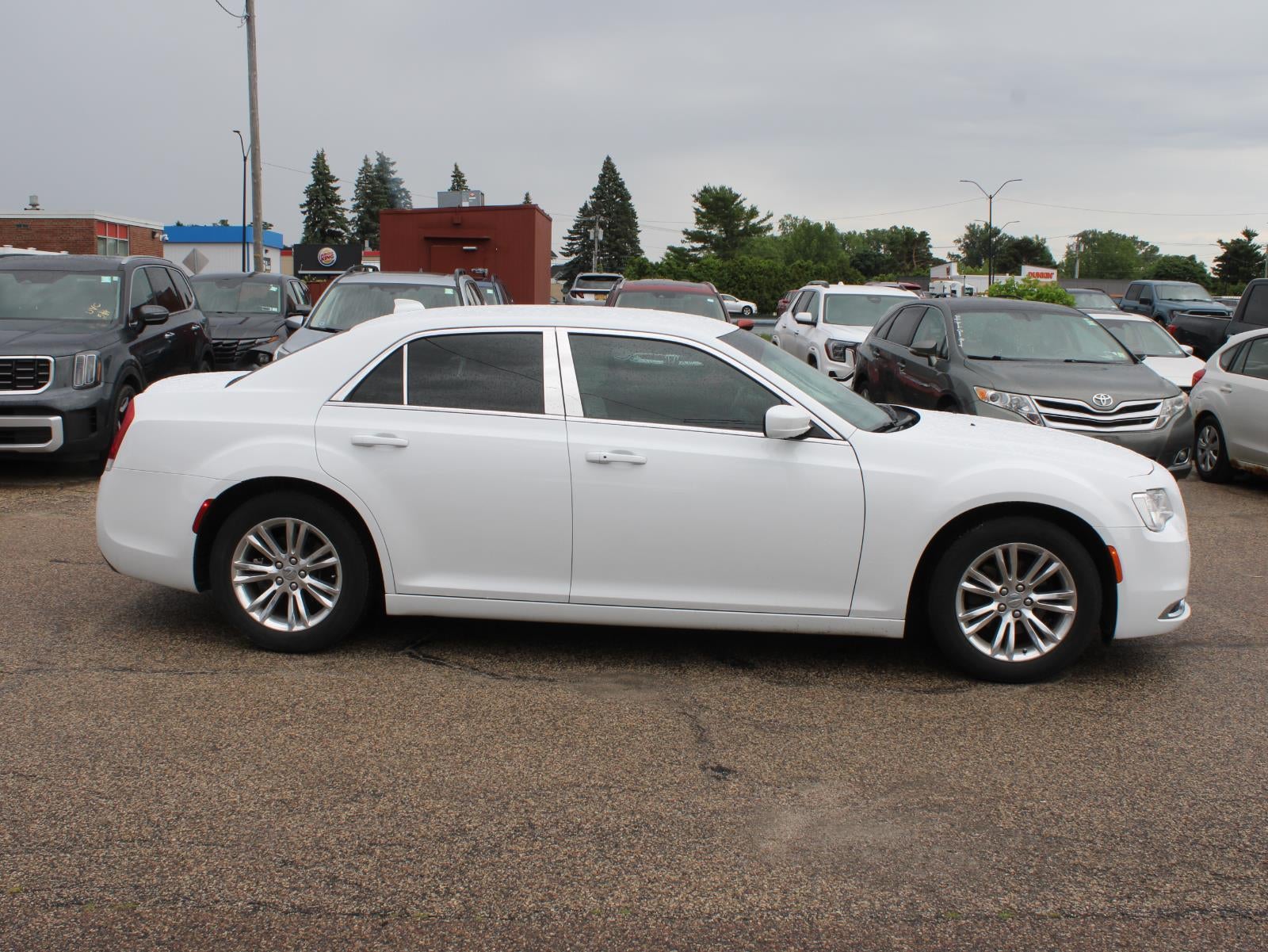 2020 Chrysler 300 Touring L