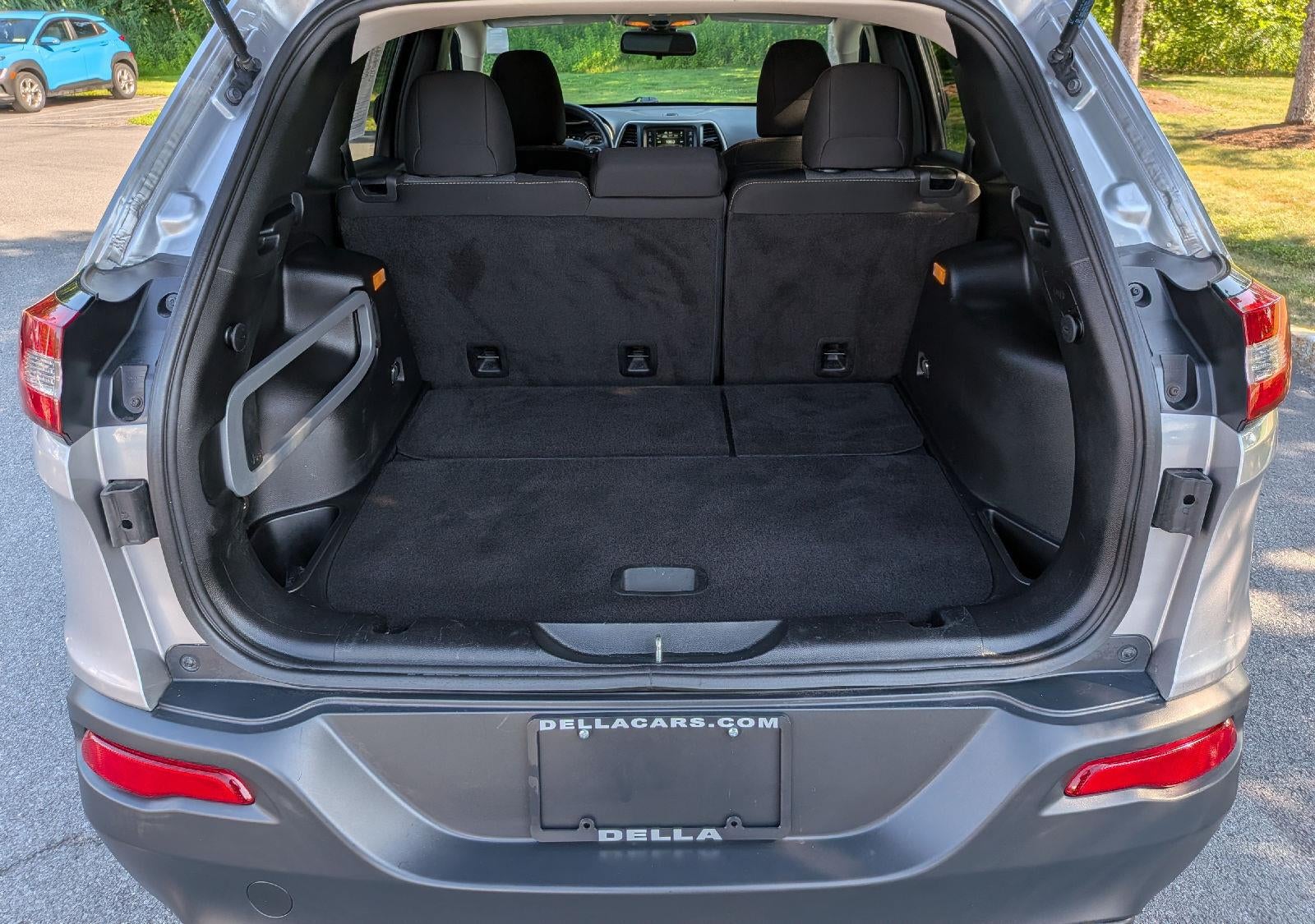 2016 Jeep Cherokee Sport