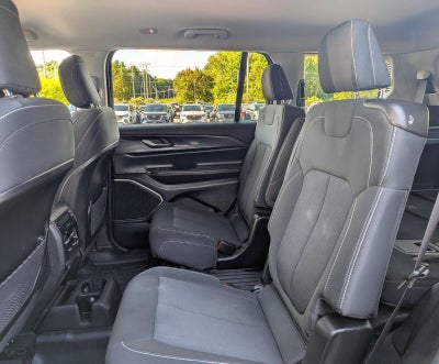 2022 Jeep Grand Cherokee L Laredo