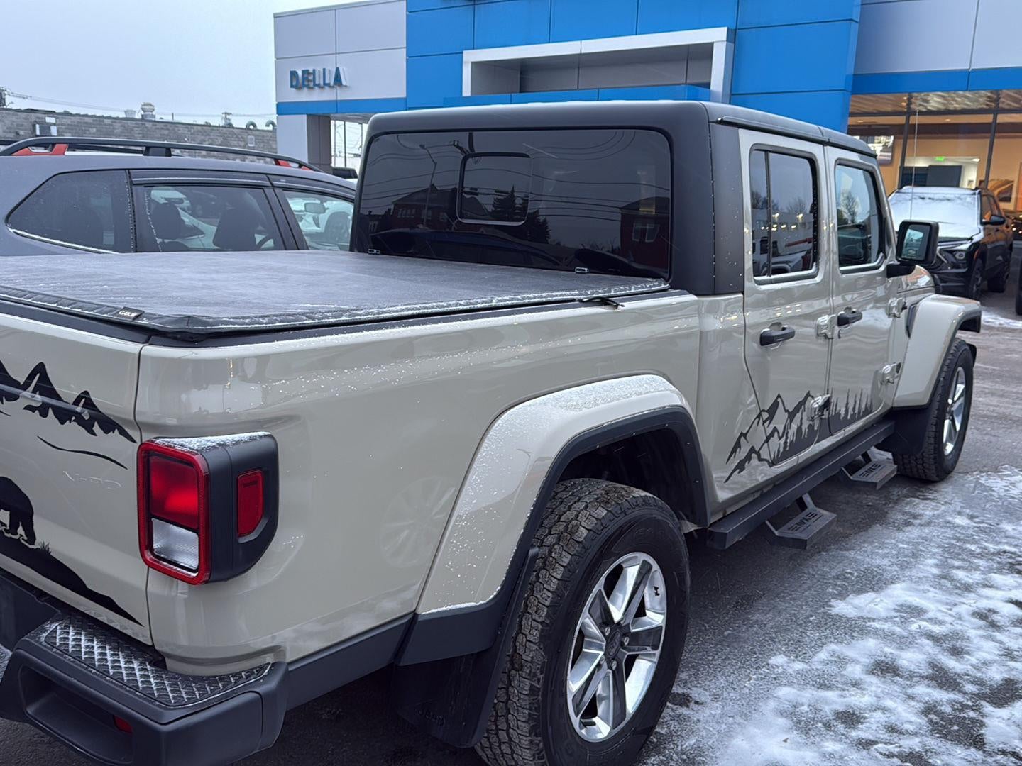 2022 Jeep Gladiator Sport S