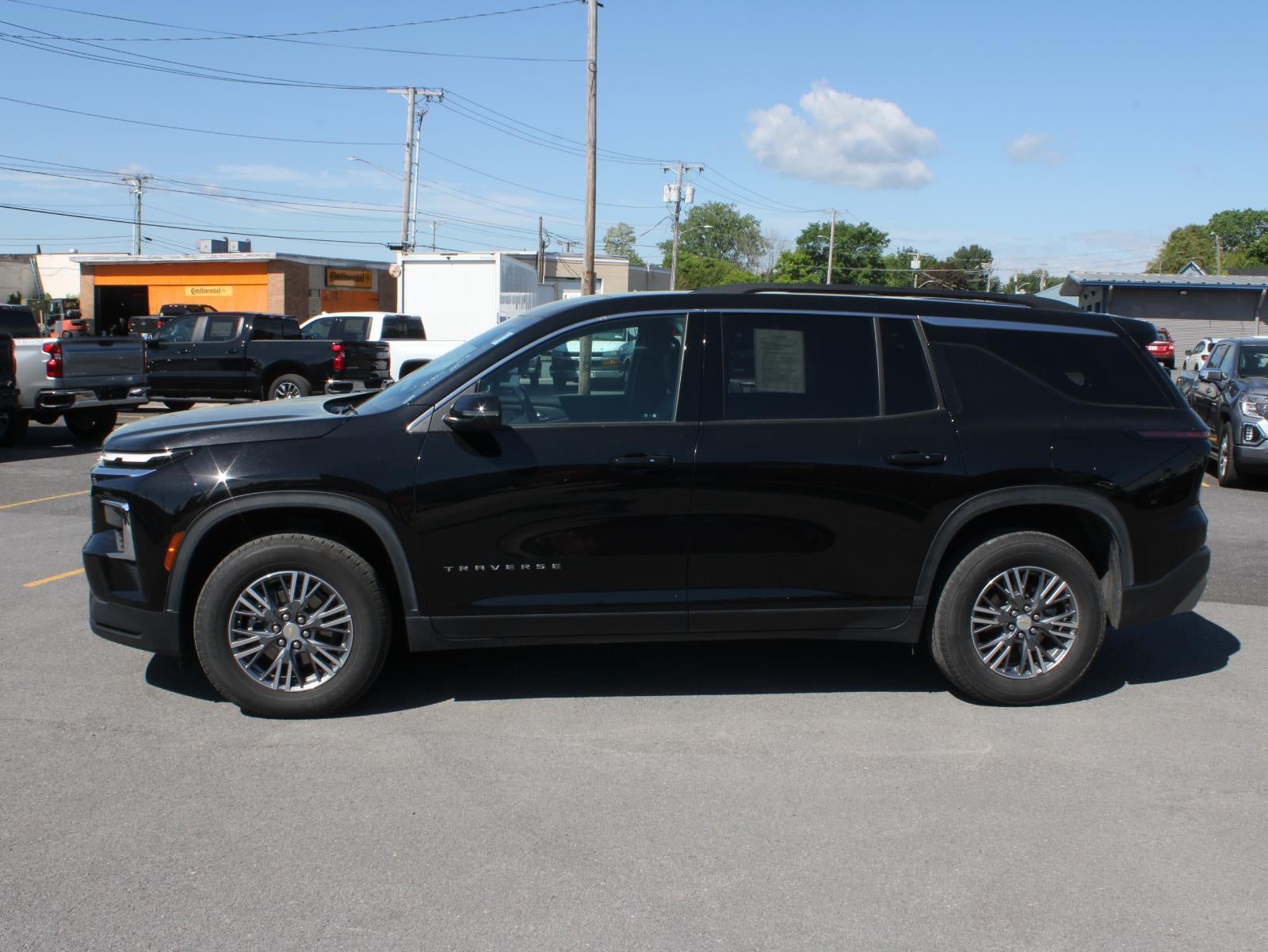2025 Chevrolet Traverse LT