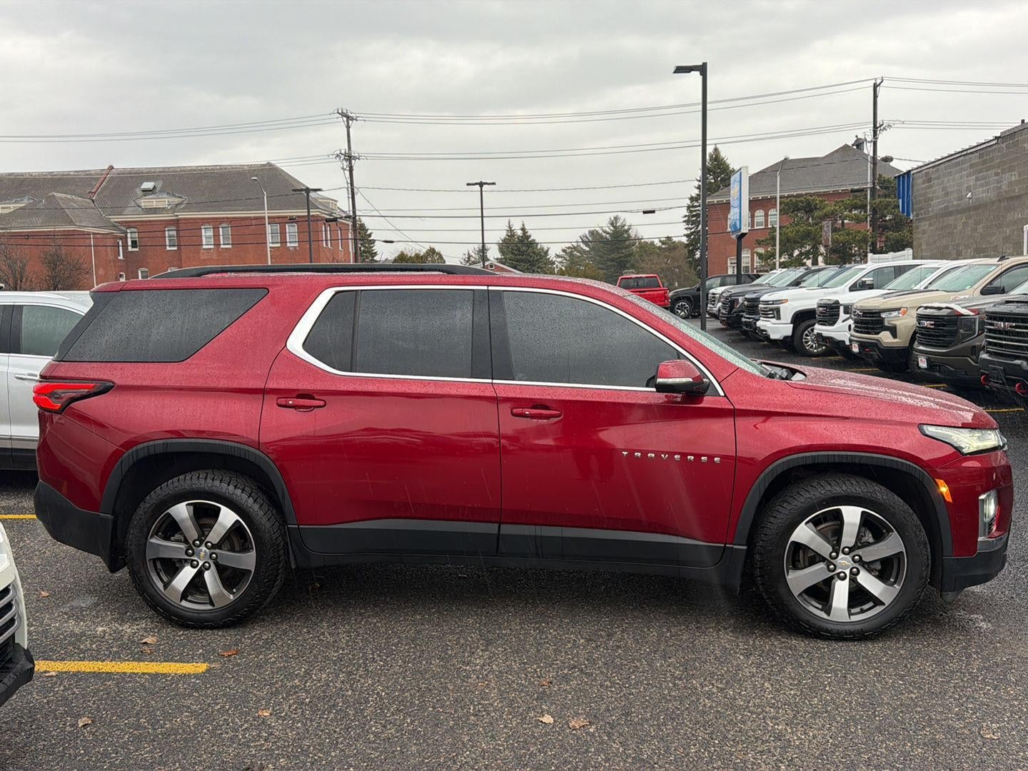 2022 Chevrolet Traverse LT Leather