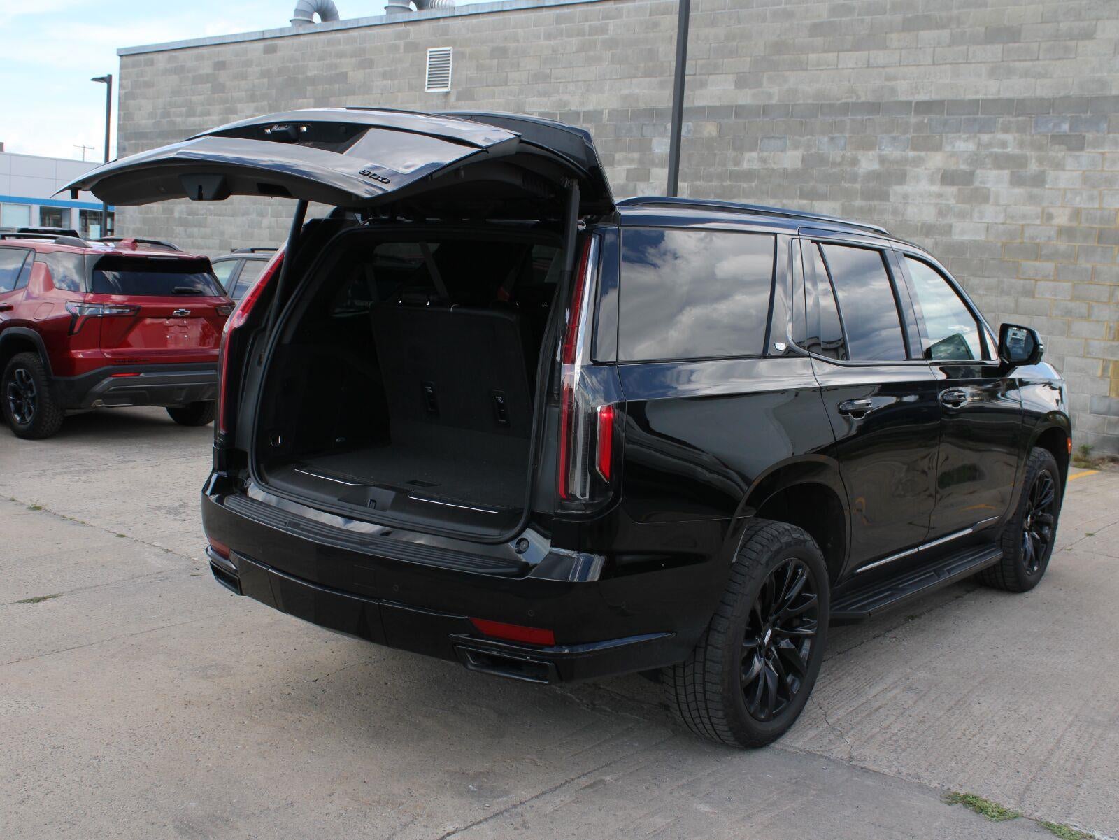 2023 Cadillac Escalade Sport