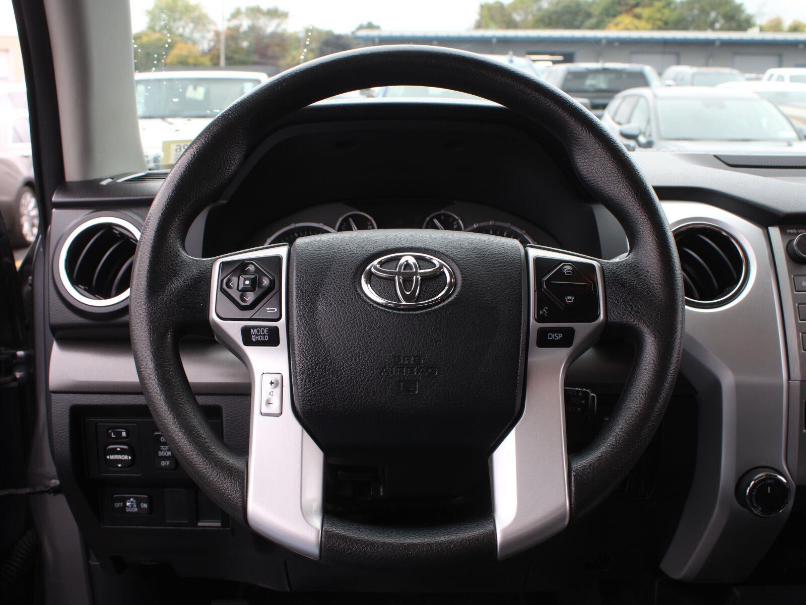 2017 Toyota Tundra SR5 5.7L V8