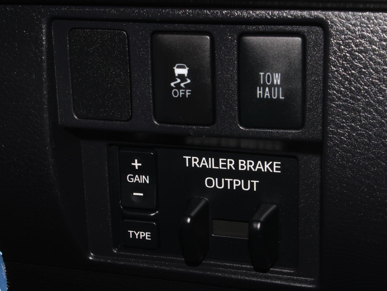 2017 Toyota Tundra SR5 5.7L V8