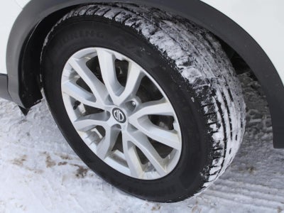 2022 Nissan Rogue Sport SV