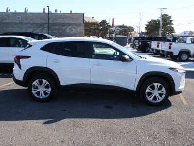 2025 Chevrolet Trax LS